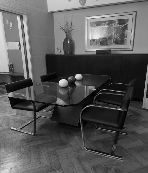 Sala de reuniones del Estudio Assad